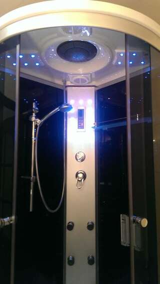 Апартаменты однокомнатная на Дзержинского 2(район гастронома москва) Донецк-3