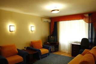 Апартаменты однокомнатная на Дзержинского 2(район гастронома москва) Донецк-4